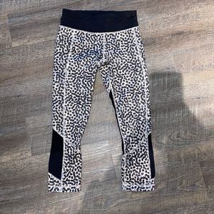 Spotted polka dot cheetah print leggings